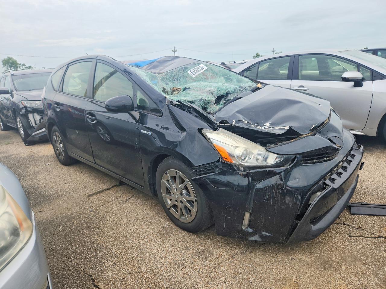 JTDZN3EUXFJ020510 · 2015 TOYOTA PRIUS V · 4/13