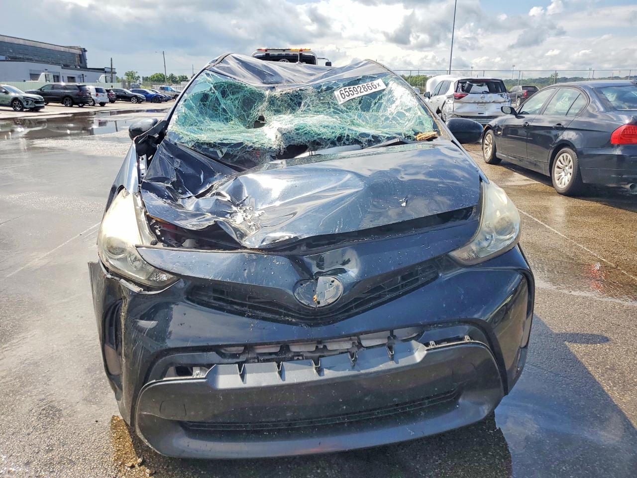 JTDZN3EUXFJ020510 · 2015 TOYOTA PRIUS V · 5/13