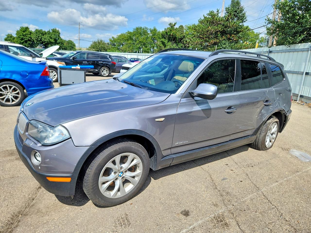 WBXPC9C49AWJ32779 · 2010 BMW X3