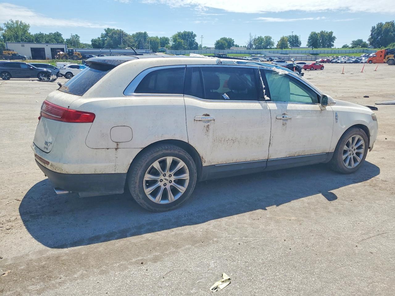 2LMHJ5AT5DBL51562 · 2013 LINCOLN MKT · 3/12