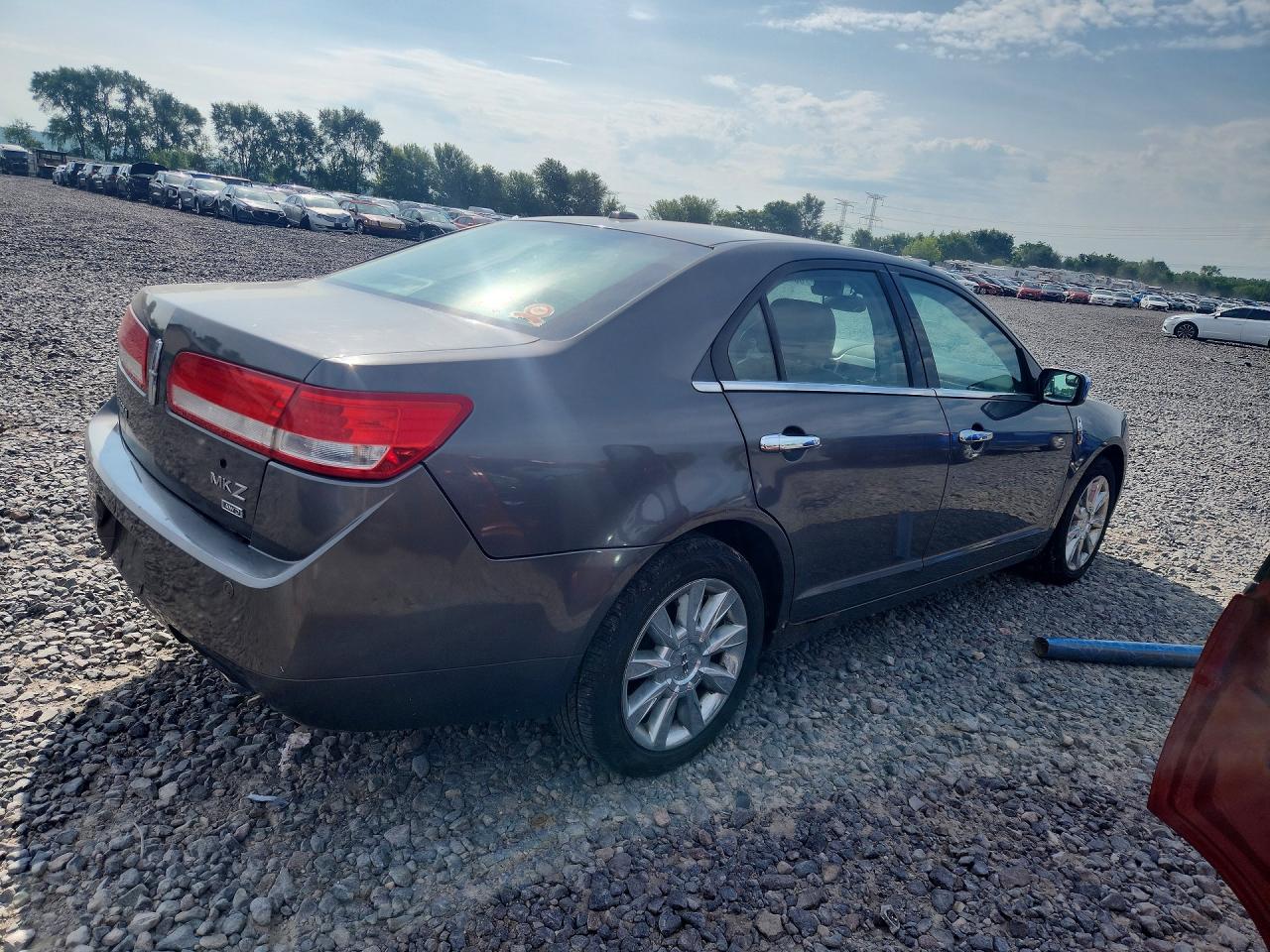3LNHL2JC3CR825643 · 2012 LINCOLN MKZ · 3/12