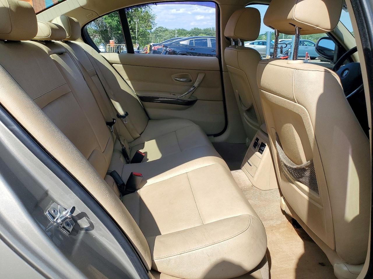 WBAPK535X9A511569 · 2009 BMW 328 · 10/12