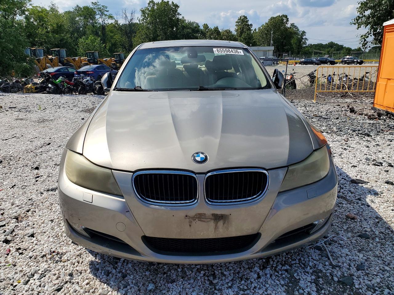 WBAPK535X9A511569 · 2009 BMW 328 · 5/12