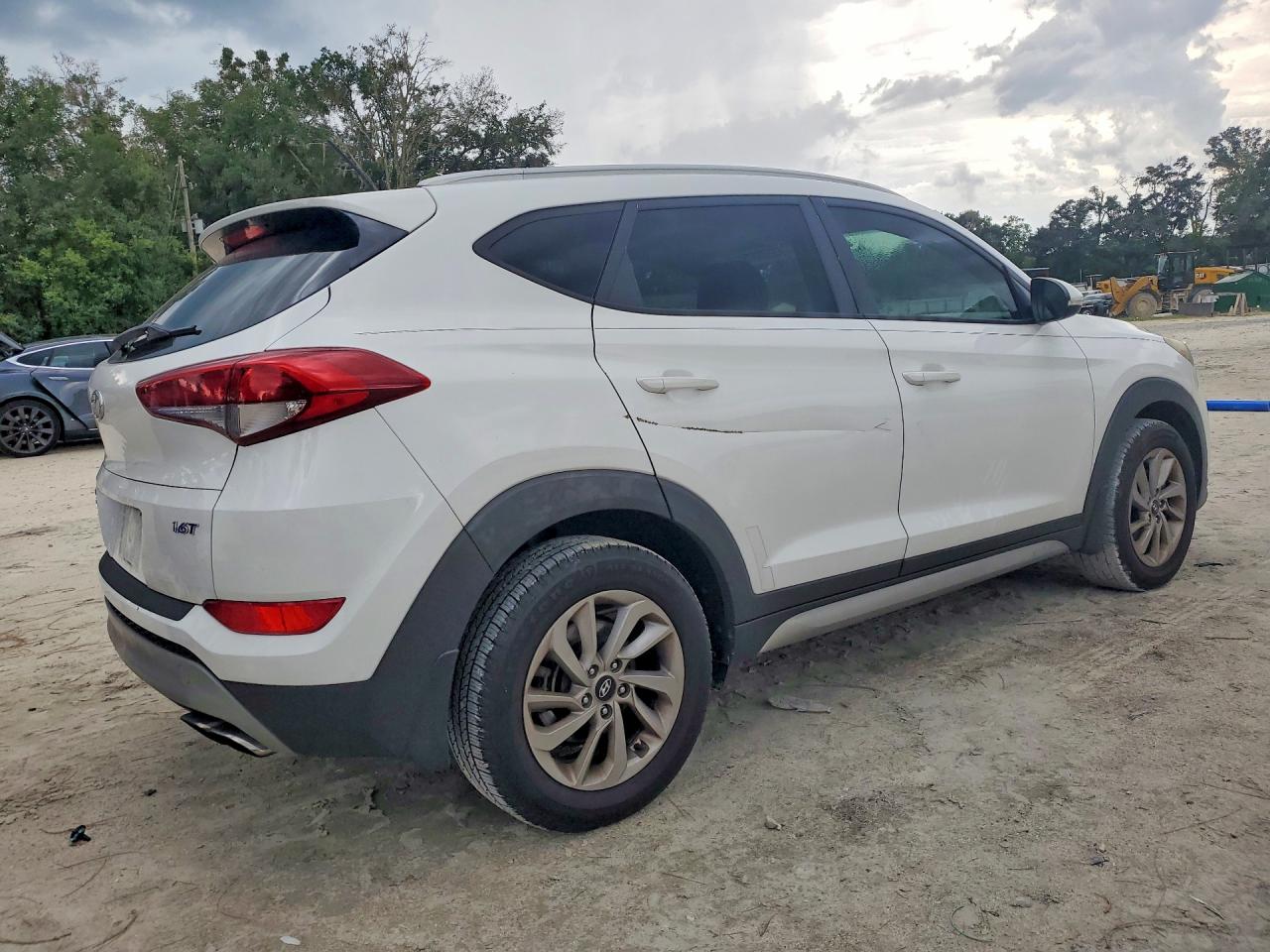 KM8J33A20HU272853 · 2017 HYUNDAI TUCSON · 3/13