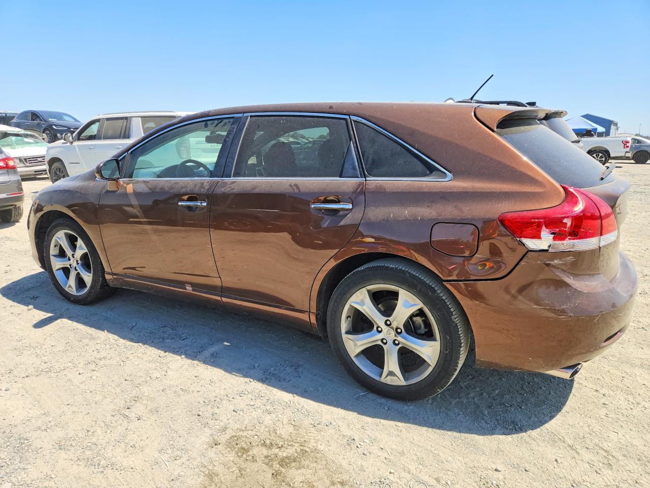 4T3ZK3BB6AU022762 · 2010 TOYOTA VENZA · 2/12