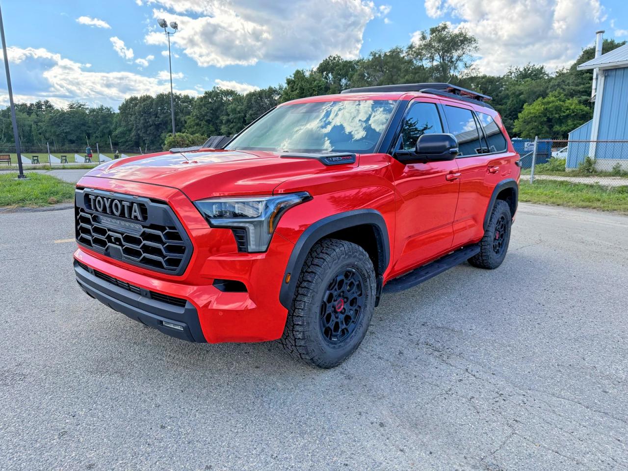 7SVAAABA1PX011240 · 2023 TOYOTA SEQUOIA