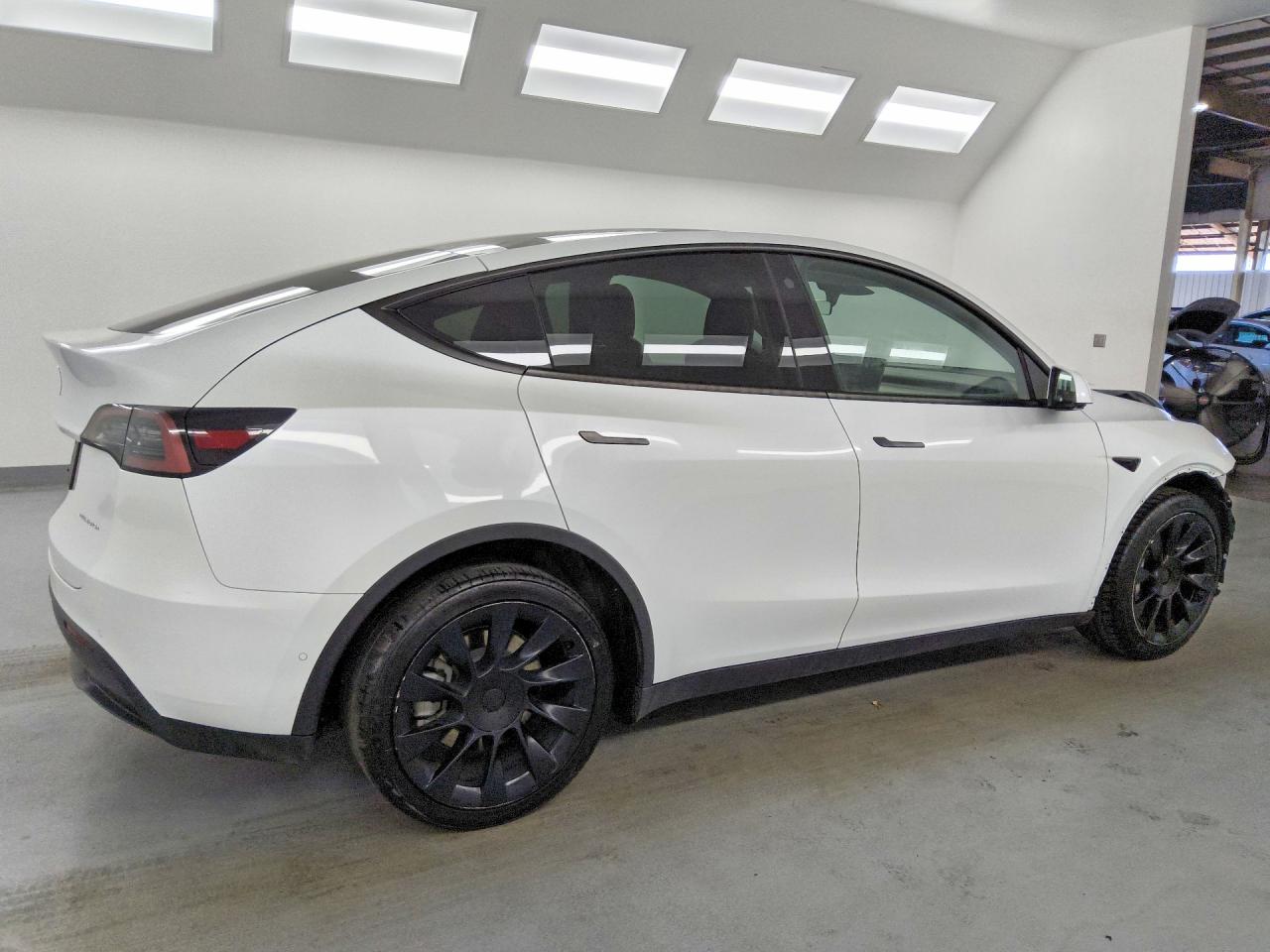 7SAYGDEE7NF480897 · 2022 TESLA MODEL Y · 3/14