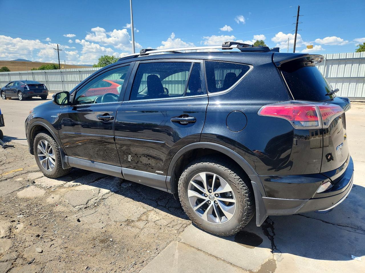 JTMRJREV3HD111336 · 2017 TOYOTA RAV4 HYBRID · 2/13
