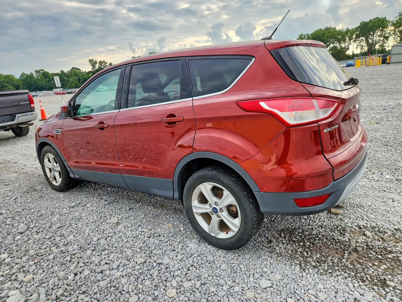 1FMCU9GX2GUB21152 · 2016 FORD ESCAPE · 2/13