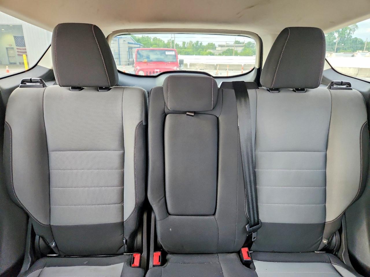 1FMCU9GX2GUB21152 · 2016 FORD ESCAPE · 10/13