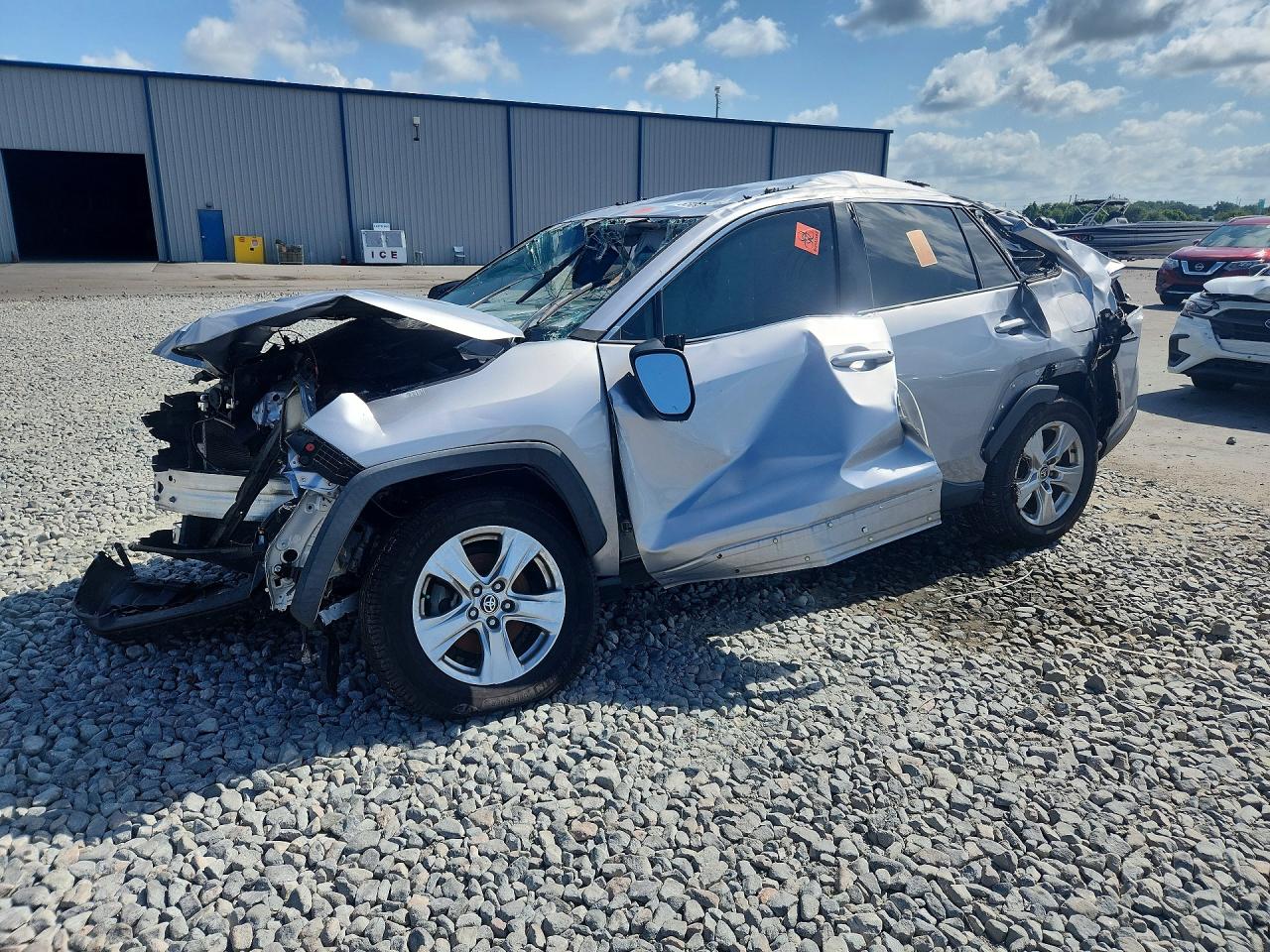 2T3W1RFV2MC164366 · 2021 TOYOTA RAV4