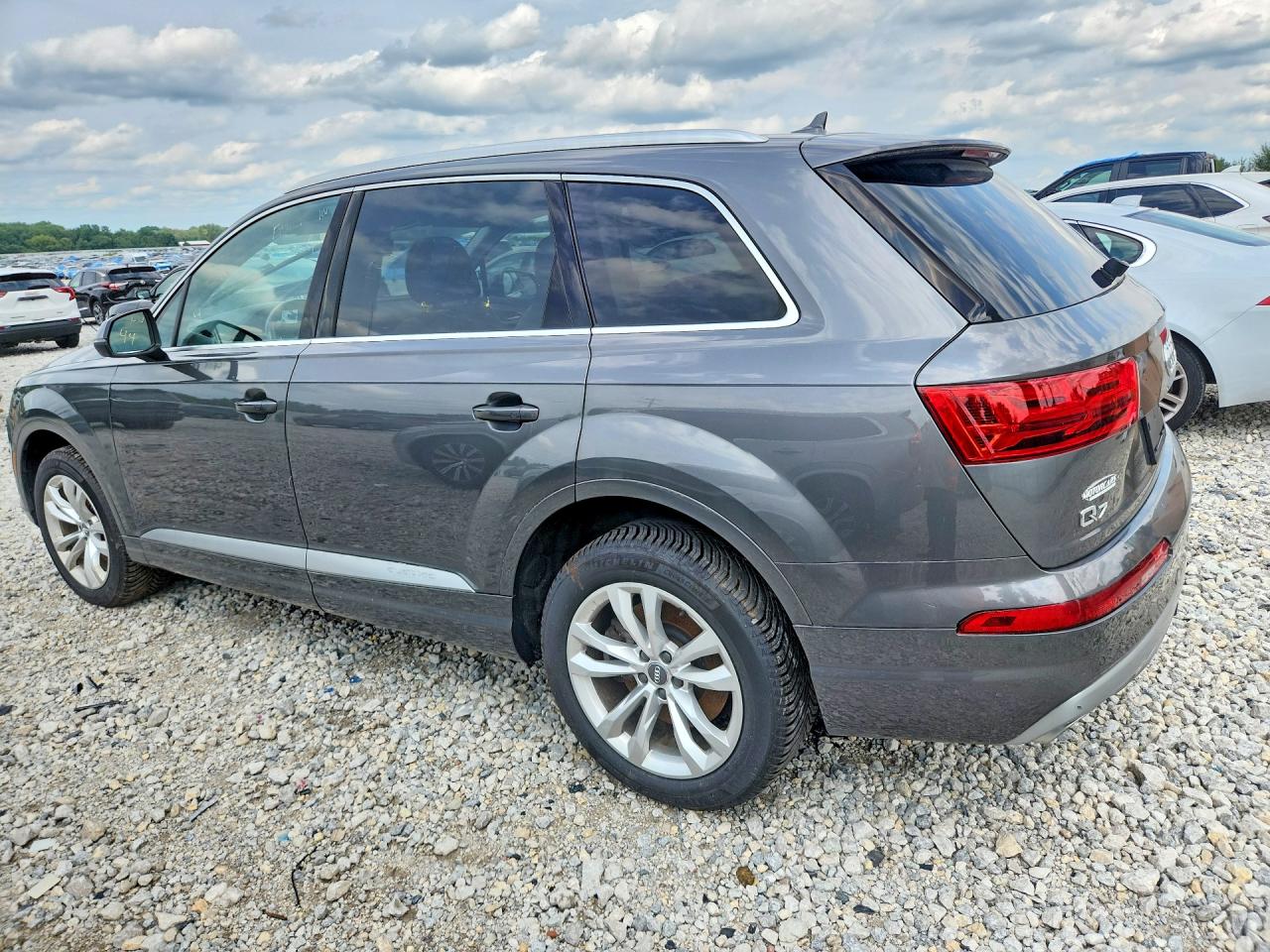 WA1AHAF71KD017063 · 2019 AUDI Q7 · 2/13