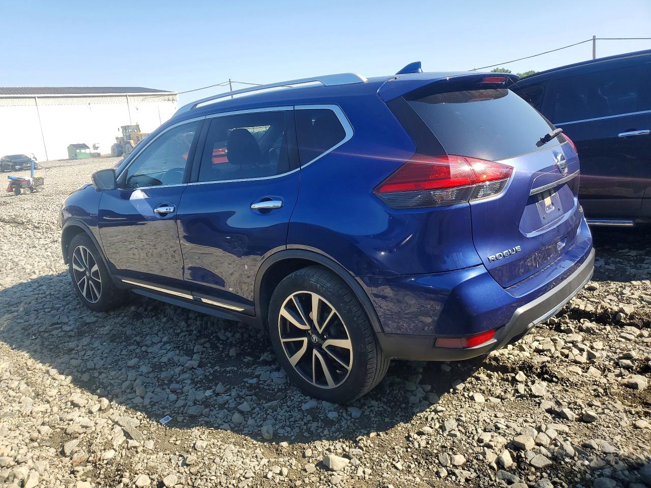 JN8AT2MVXHW018113 · 2017 NISSAN ROGUE · 2/13