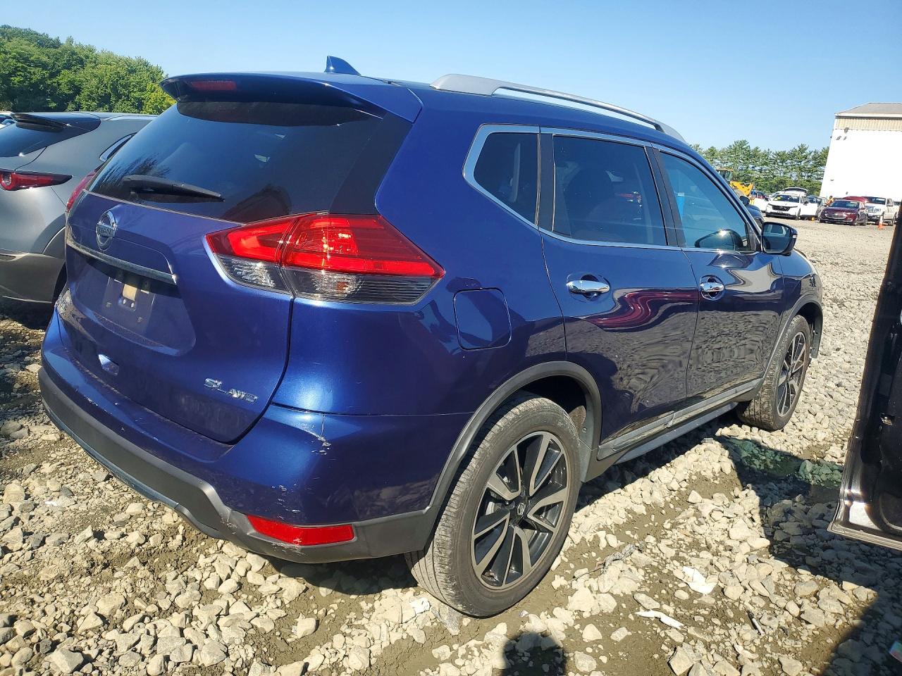 JN8AT2MVXHW018113 · 2017 NISSAN ROGUE · 3/13