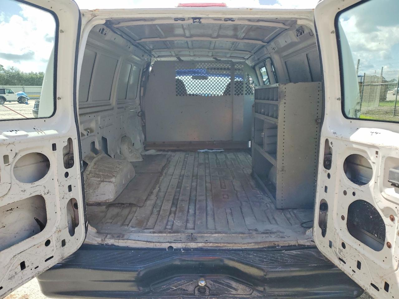 1FTRE14251HB75955 · 2001 FORD E150 · 10/14