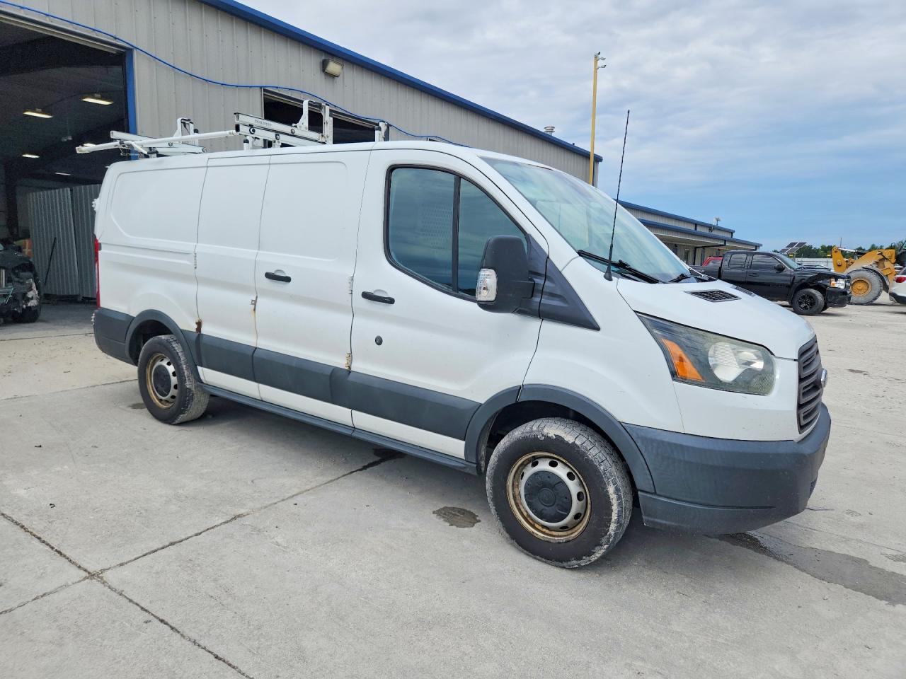 1FTYE1ZM4GKA81082 · 2016 FORD TRANSIT · 4/13