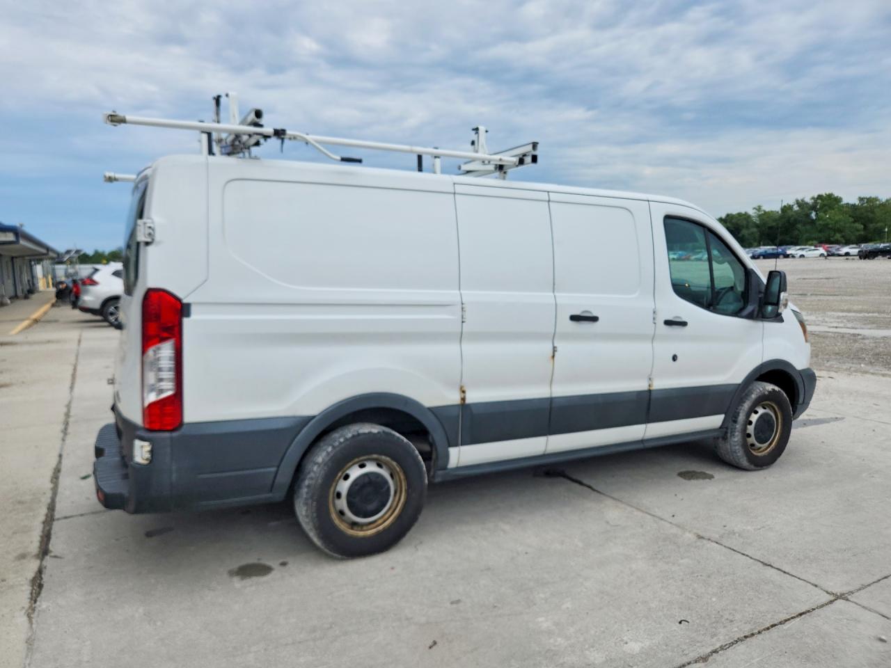 1FTYE1ZM4GKA81082 · 2016 FORD TRANSIT · 3/13