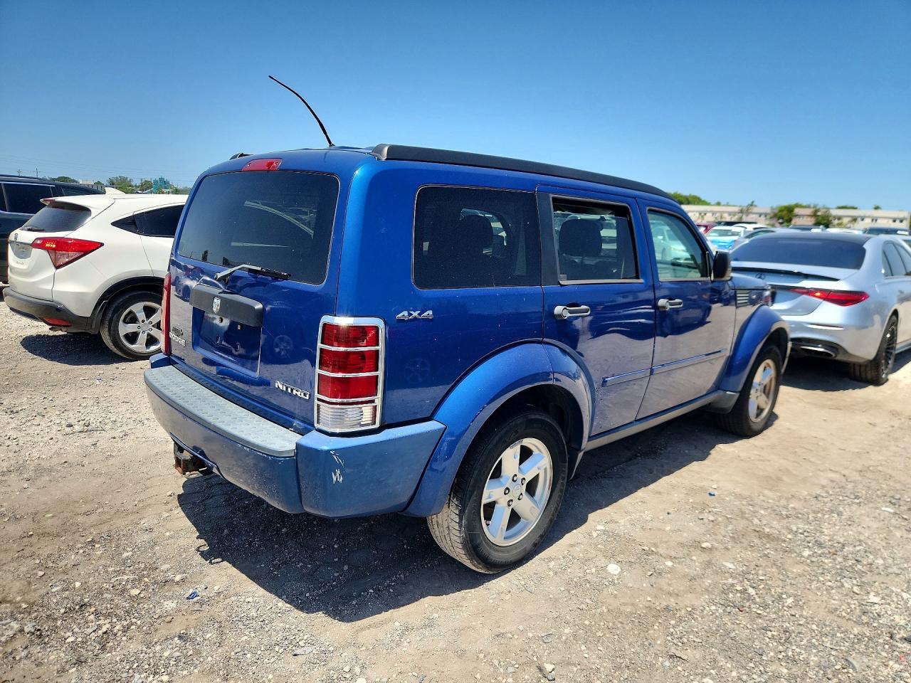 1D4PU2GK7AW113712 · 2010 DODGE NITRO · 3/12