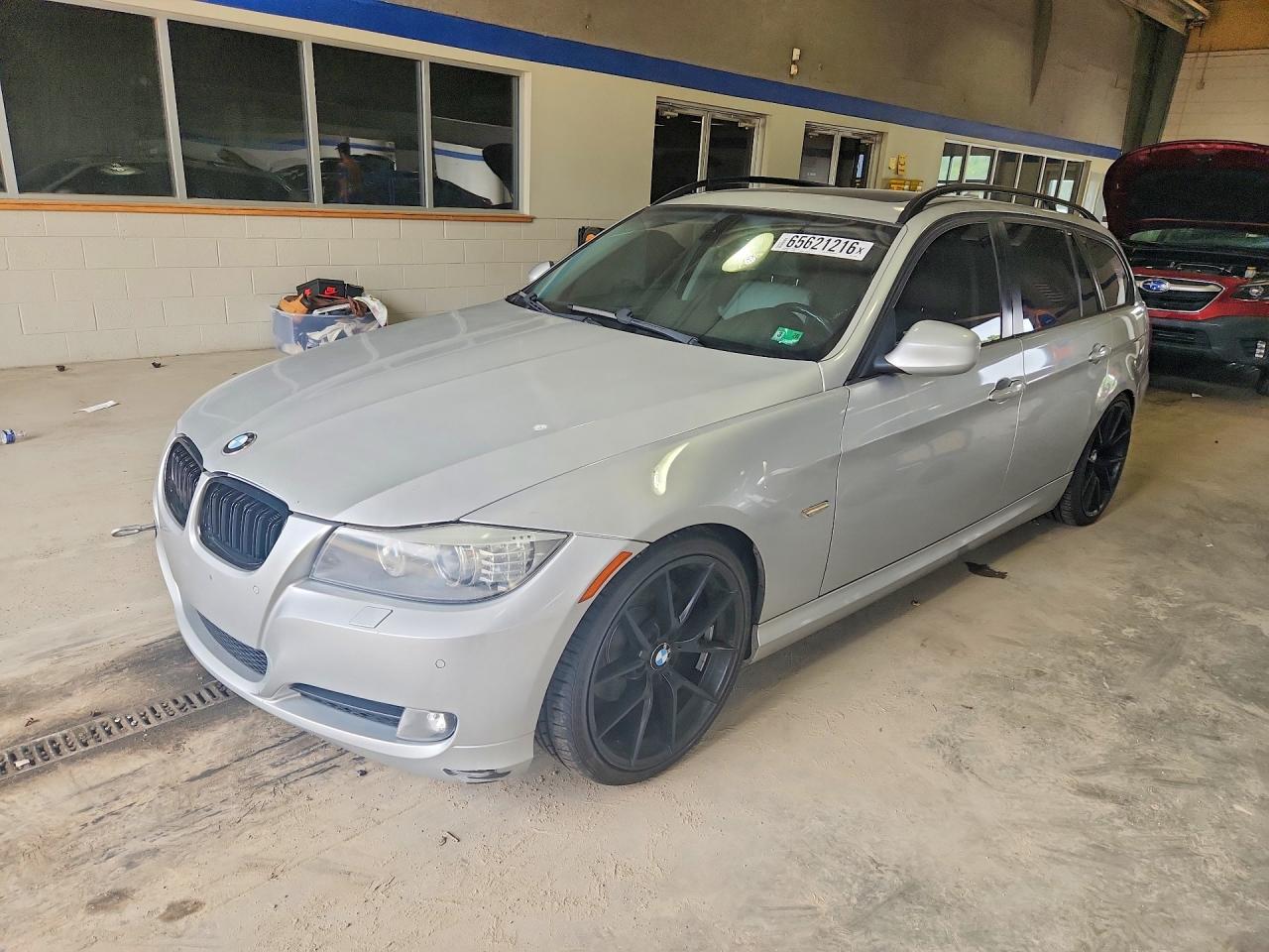 WBAUU33529A539786 · 2009 BMW 328