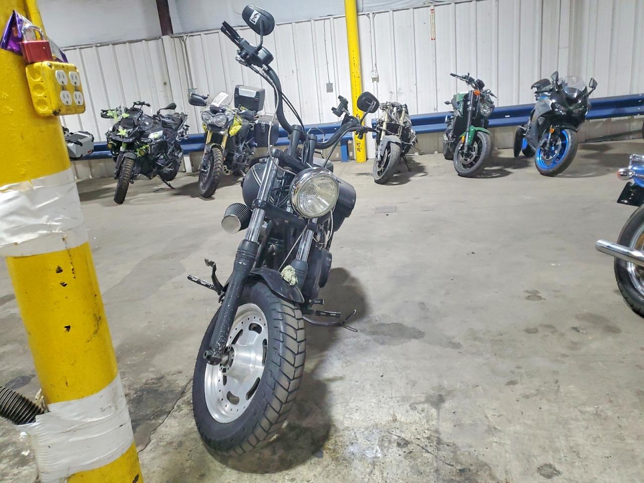 1HD1GYM18CC313137 · 2012 HARLEY-DAVIDSON FXDF · 2/9