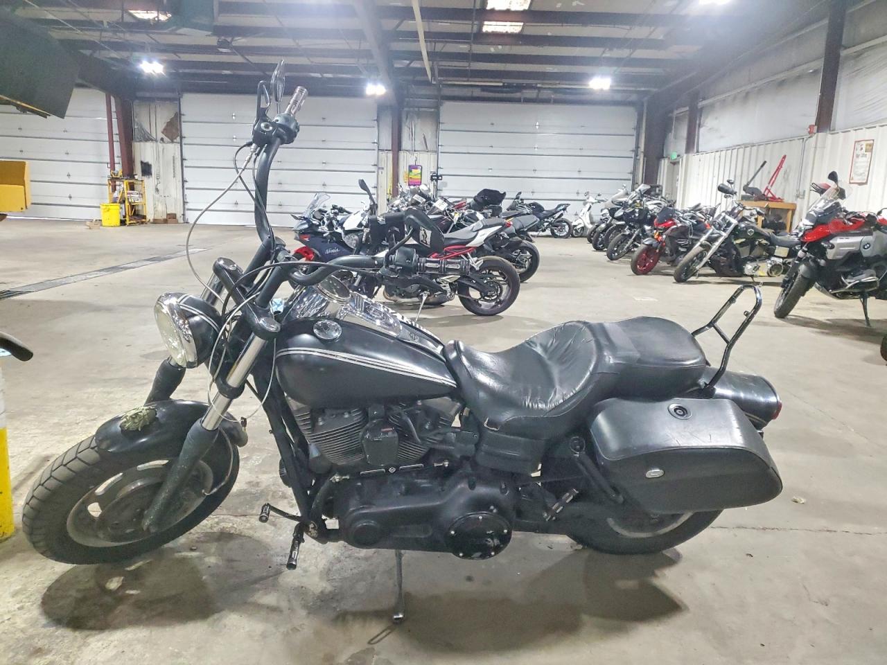 1HD1GYM18CC313137 · 2012 HARLEY-DAVIDSON FXDF · 3/9
