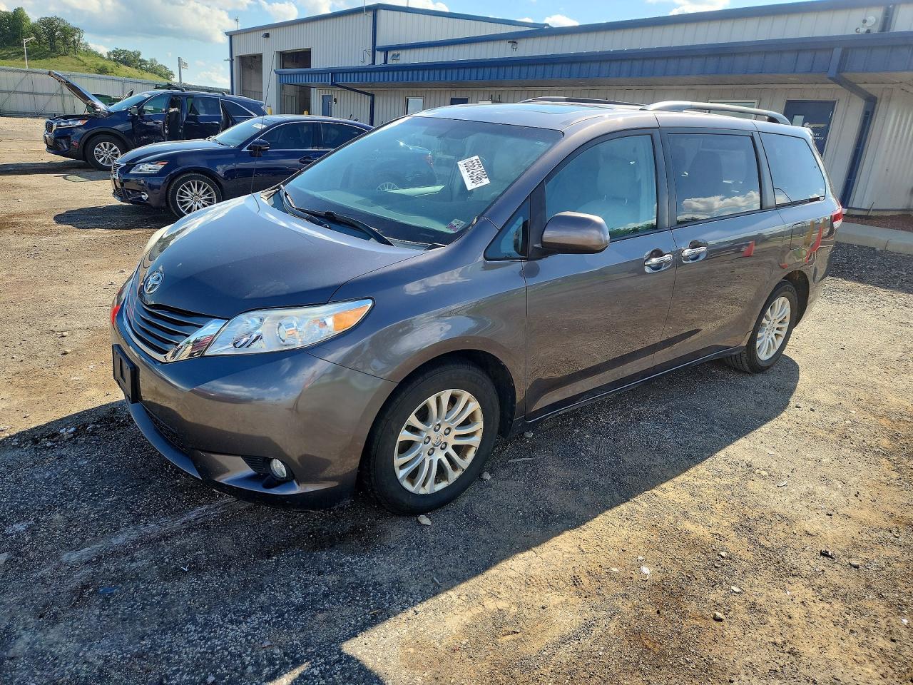 5TDYK3DC0DS386277 · 2013 TOYOTA SIENNA