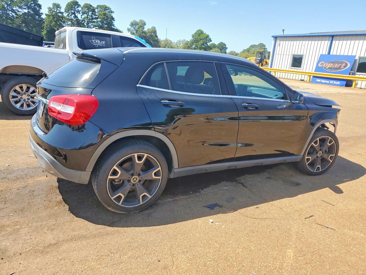 WDCTG4EB2JJ407592 · 2018 MERCEDES-BENZ GLA · 3/13