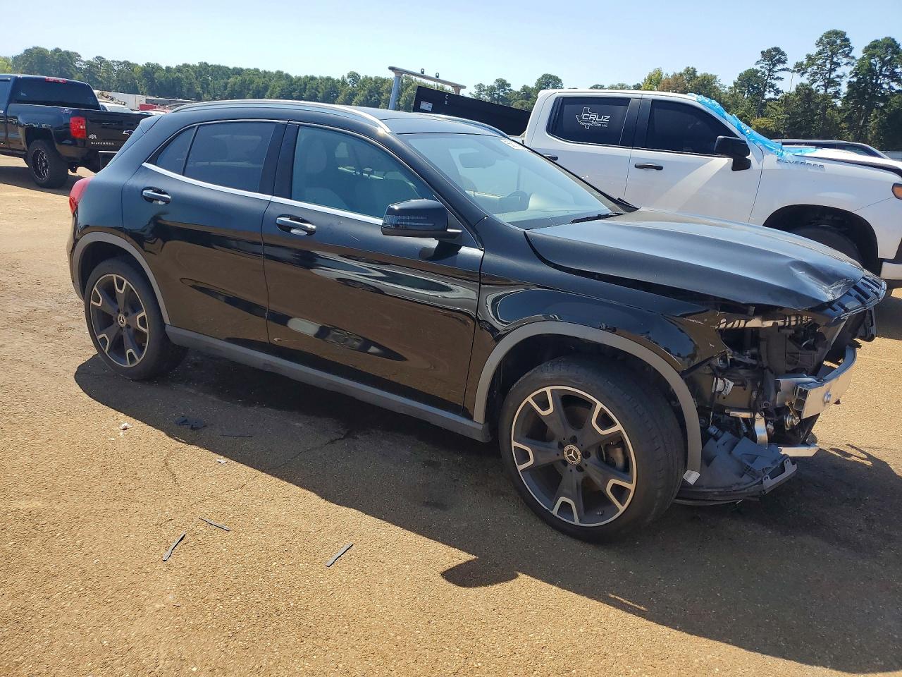 WDCTG4EB2JJ407592 · 2018 MERCEDES-BENZ GLA · 4/13