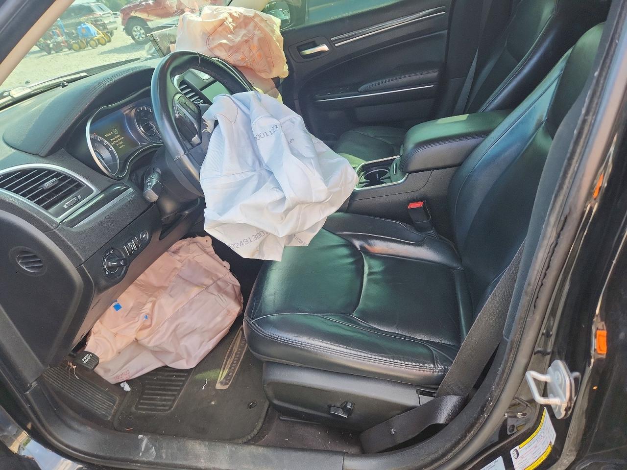 2C3CCARG6GH262044 · 2016 CHRYSLER 300 · 7/12