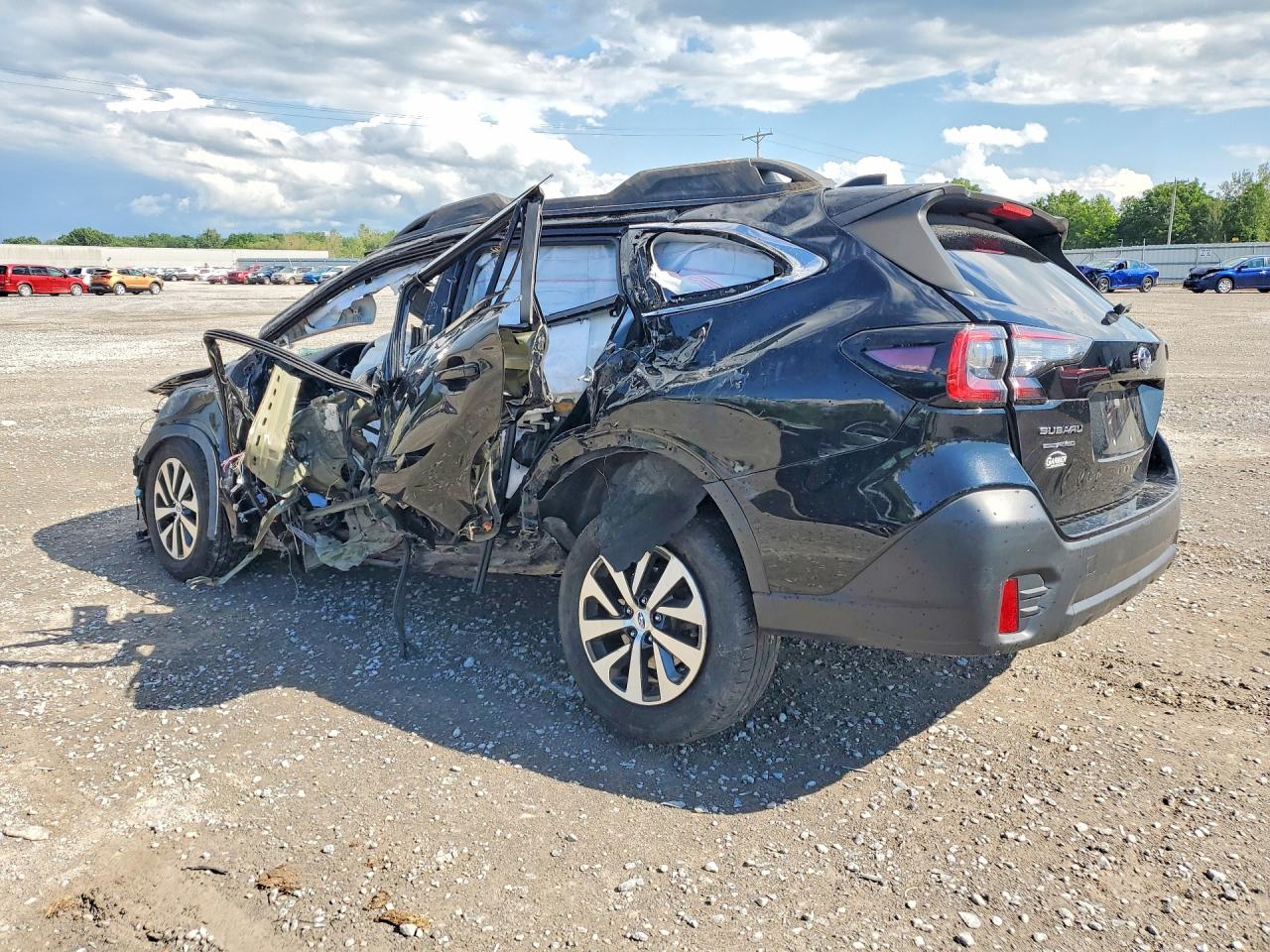 4S4BTADC9N3167288 · 2022 SUBARU OUTBACK · 2/13