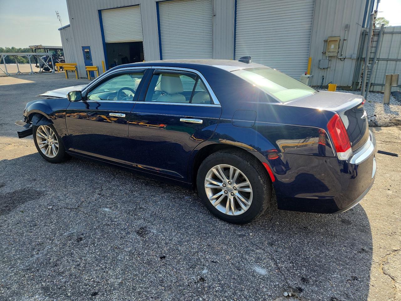 2C3CCAAG6GH295797 · 2016 CHRYSLER 300 · 2/13