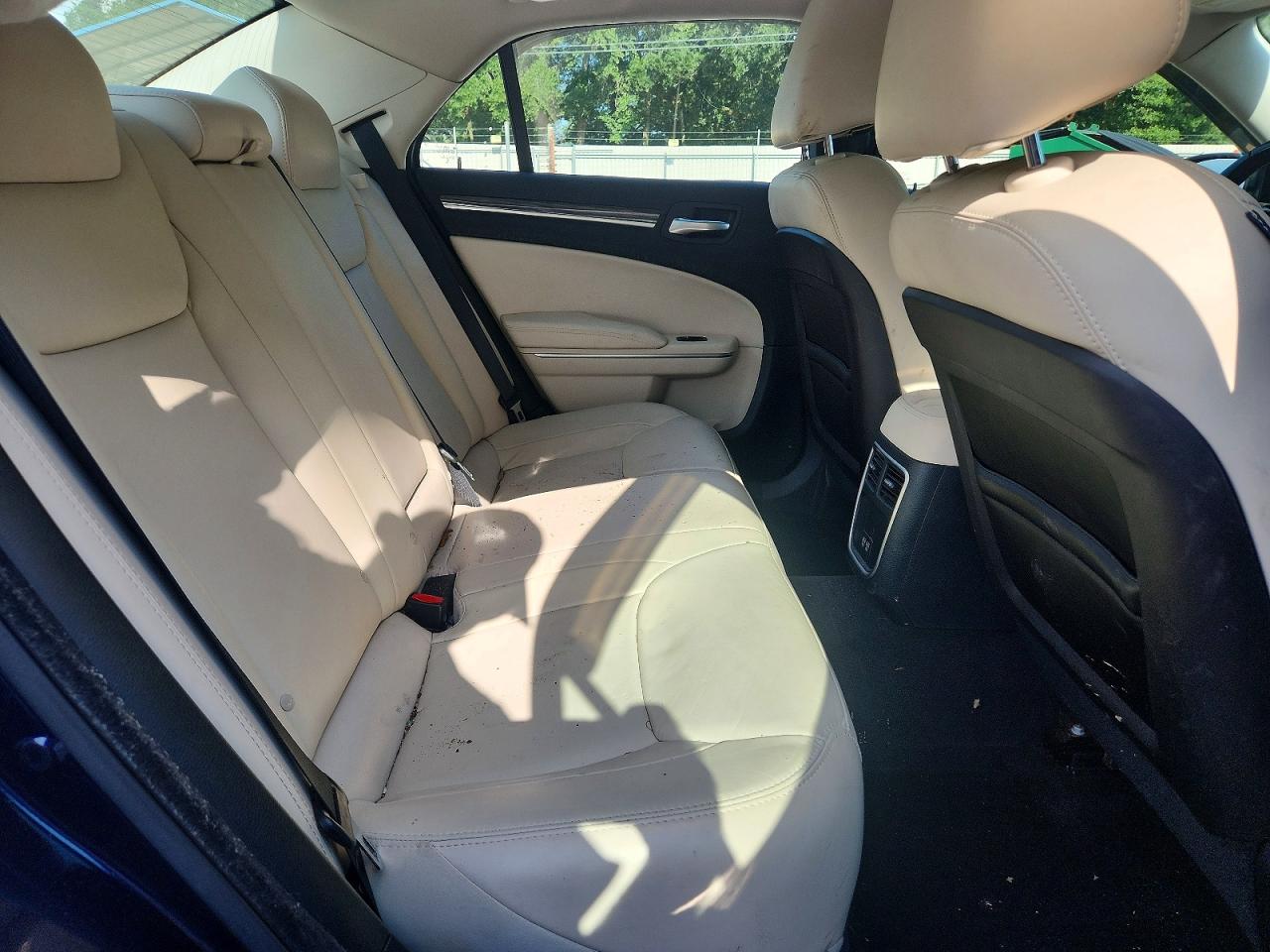 2C3CCAAG6GH295797 · 2016 CHRYSLER 300 · 10/13