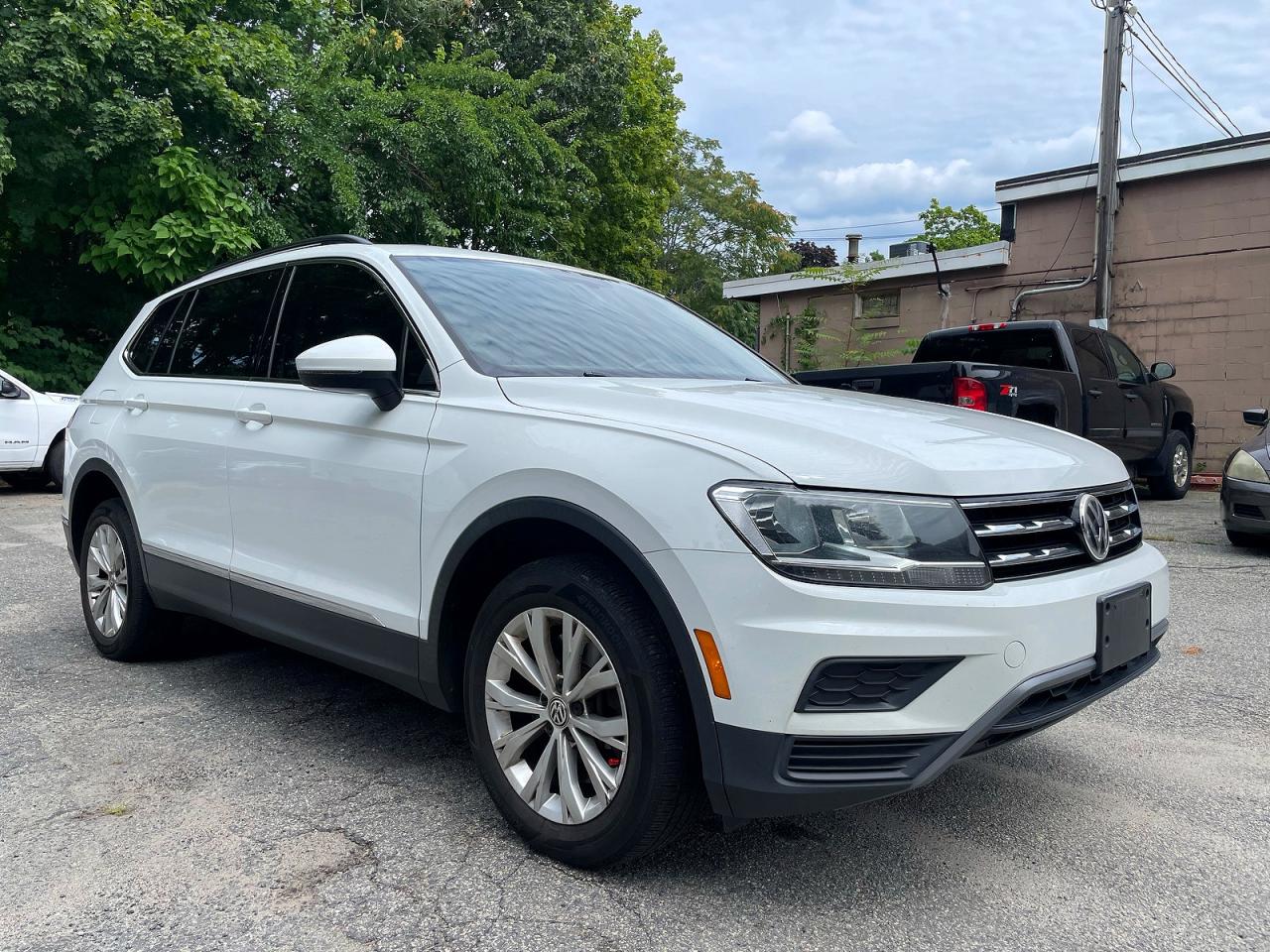 3VV2B7AX2JM071188 · 2018 VOLKSWAGEN TIGUAN