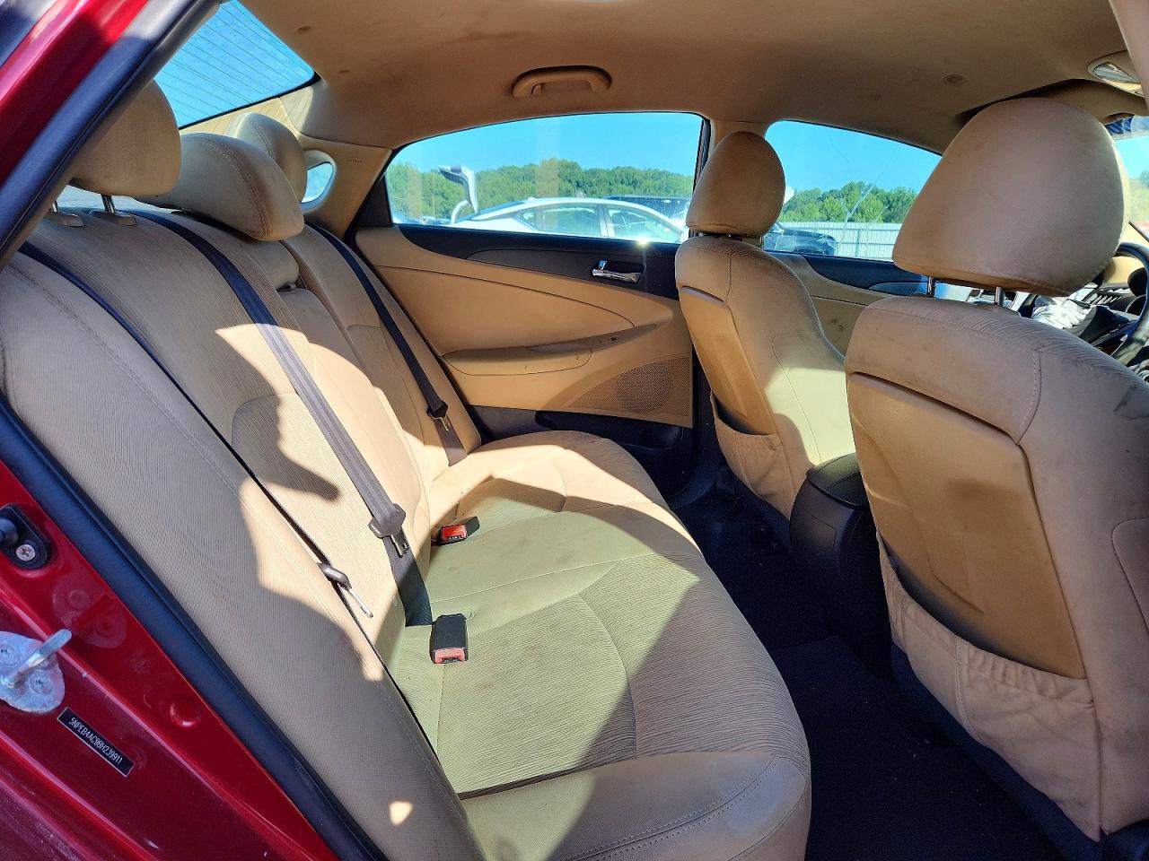 5NPEB4AC9BH239911 · 2011 HYUNDAI SONATA · 10/12