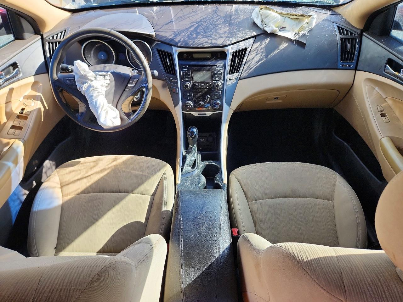 5NPEB4AC9BH239911 · 2011 HYUNDAI SONATA · 8/12