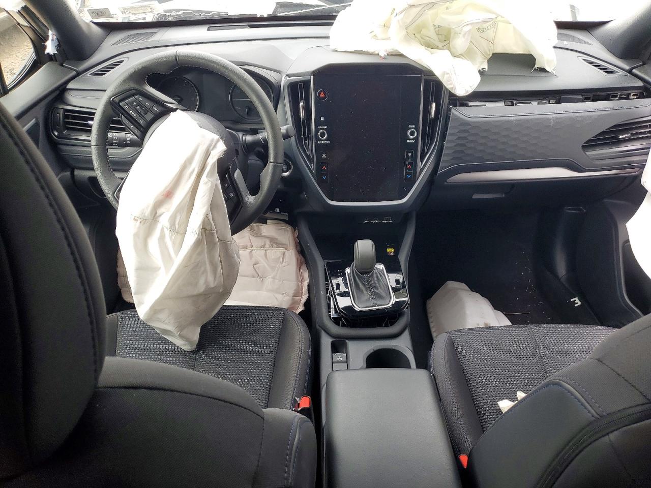 JF2SLDDC8SH610326 · 2025 SUBARU FORESTER · 8/13