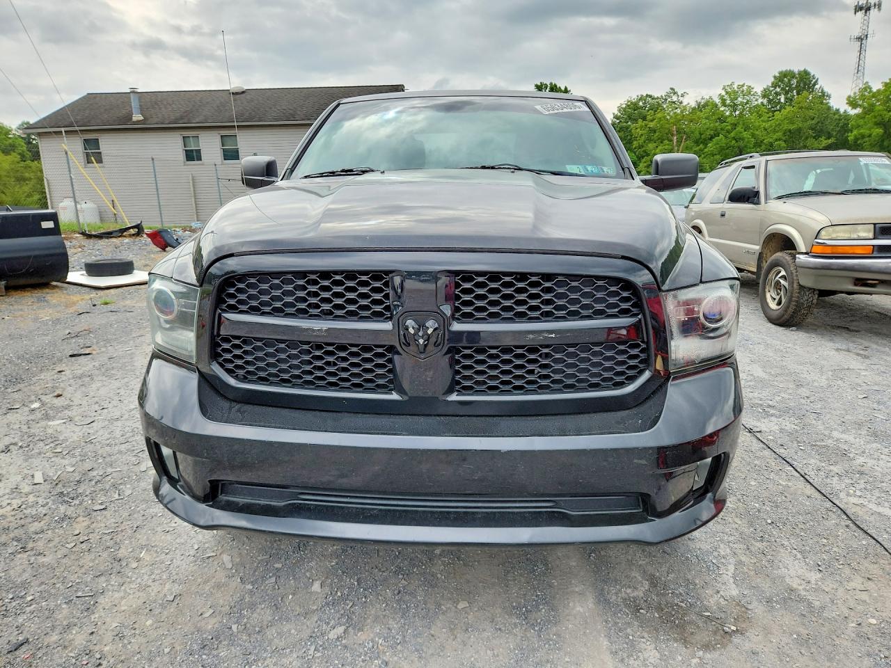 1C6RR7FT1DS720917 · 2013 RAM 1500 · 5/12