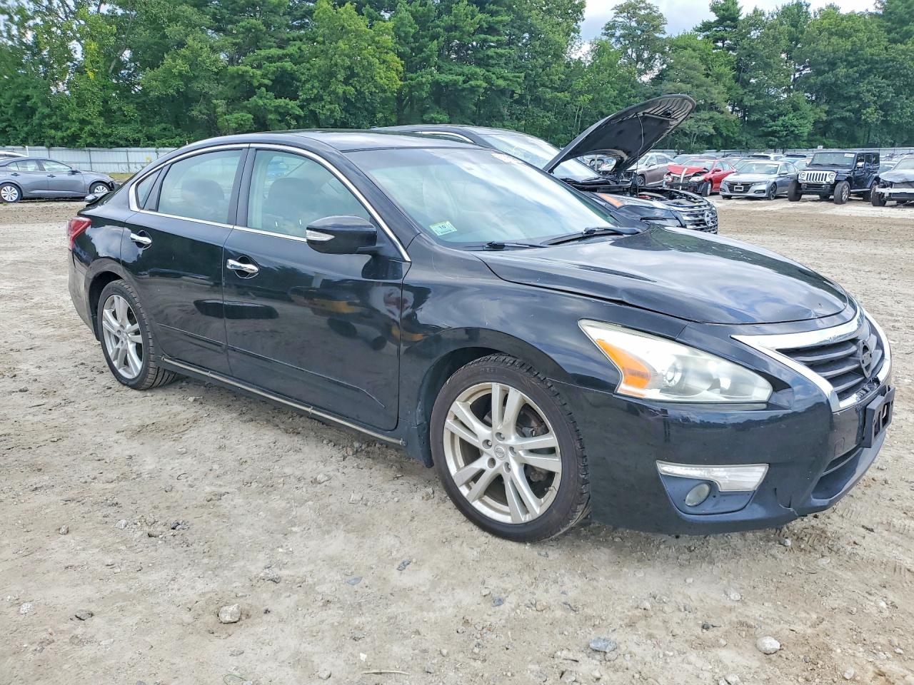1N4BL3AP4DC246900 · 2013 NISSAN ALTIMA · 4/13