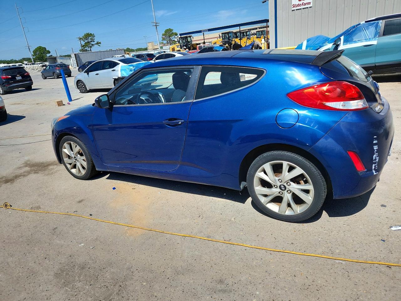 KMHTC6AD0GU282325 · 2016 HYUNDAI VELOSTER · 2/12
