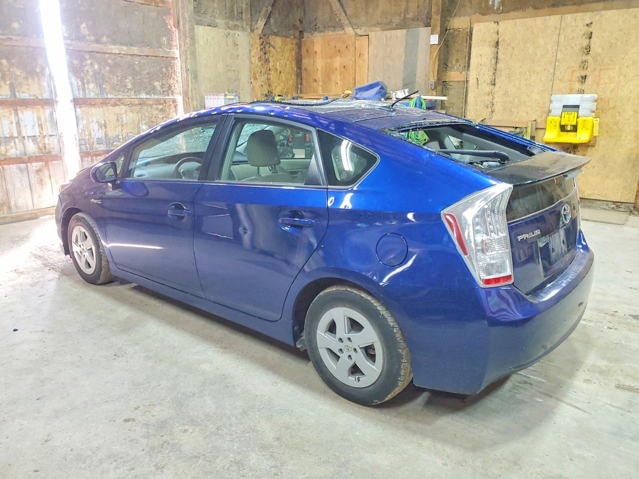 JTDKN3DU6B0316076 · 2011 TOYOTA PRIUS · 2/12