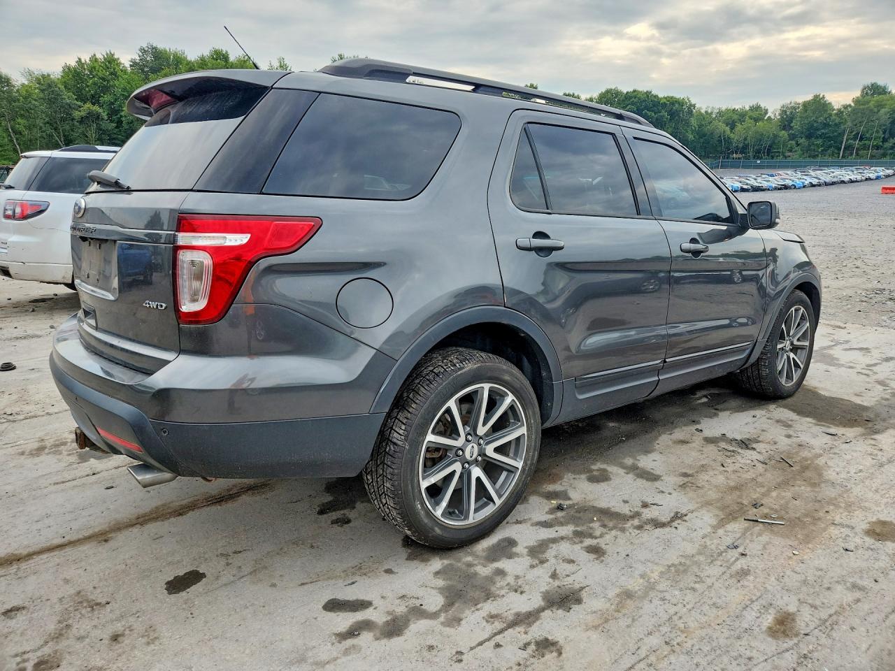 1FM5K8D88FGA96101 · 2015 FORD EXPLORER · 3/13