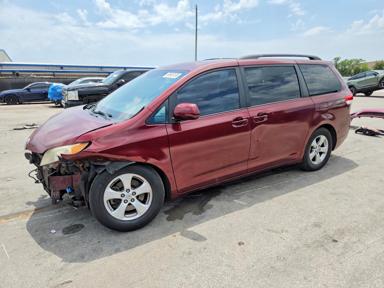 5TDKK3DCXES475264 · 2014 TOYOTA SIENNA