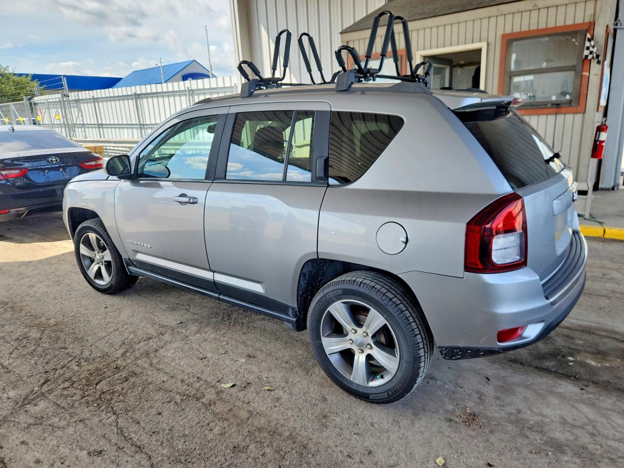 1C4NJCEA2GD760651 · 2016 JEEP COMPASS · 2/12