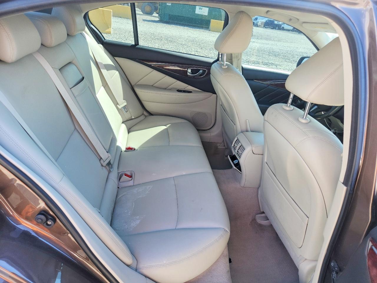 JN1CV7AR2GM250642 · 2016 INFINITI Q50 · 10/12