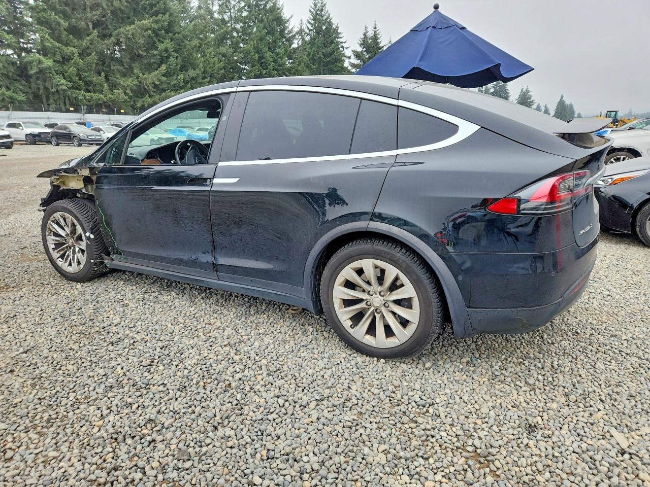 5YJXCDE22LF239692 · 2020 TESLA MODEL X · 2/12