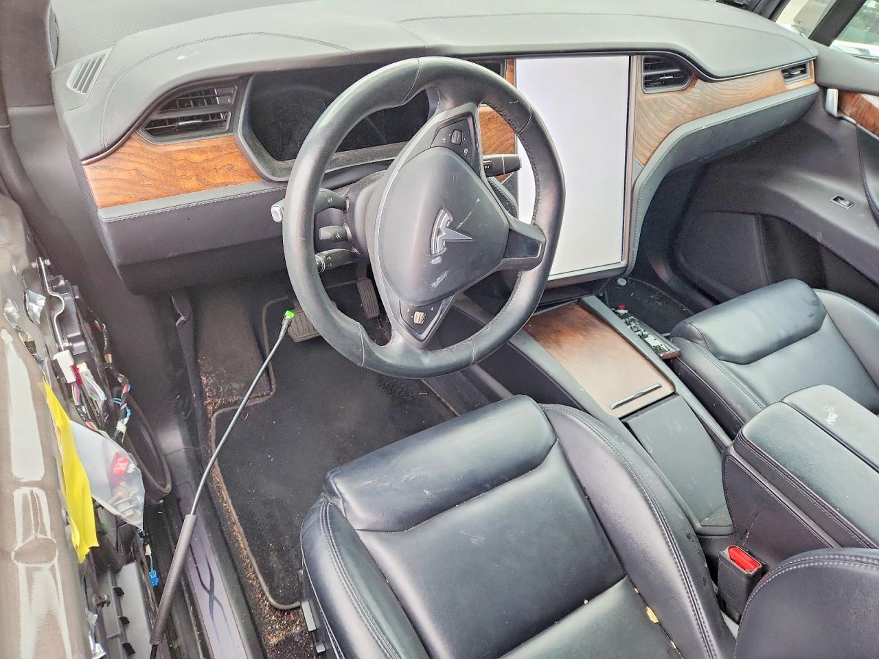 5YJXCDE22LF239692 · 2020 TESLA MODEL X · 8/12