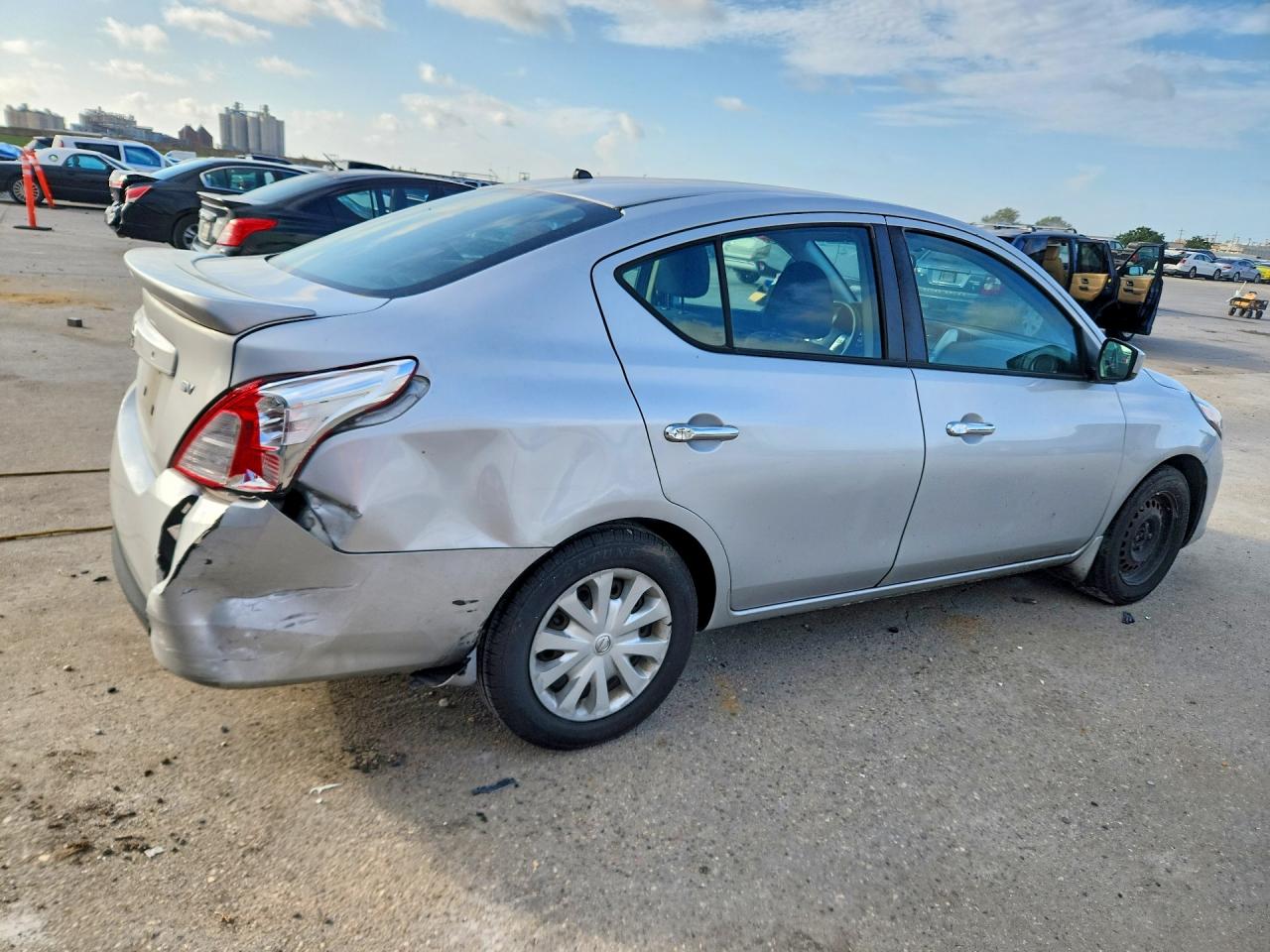 3N1CN7AP1HL810287 · 2017 NISSAN VERSA · 3/12