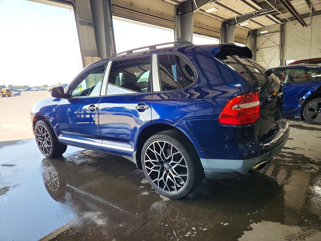 WP1AA29P09LA09143 · 2009 PORSCHE CAYENNE · 2/12