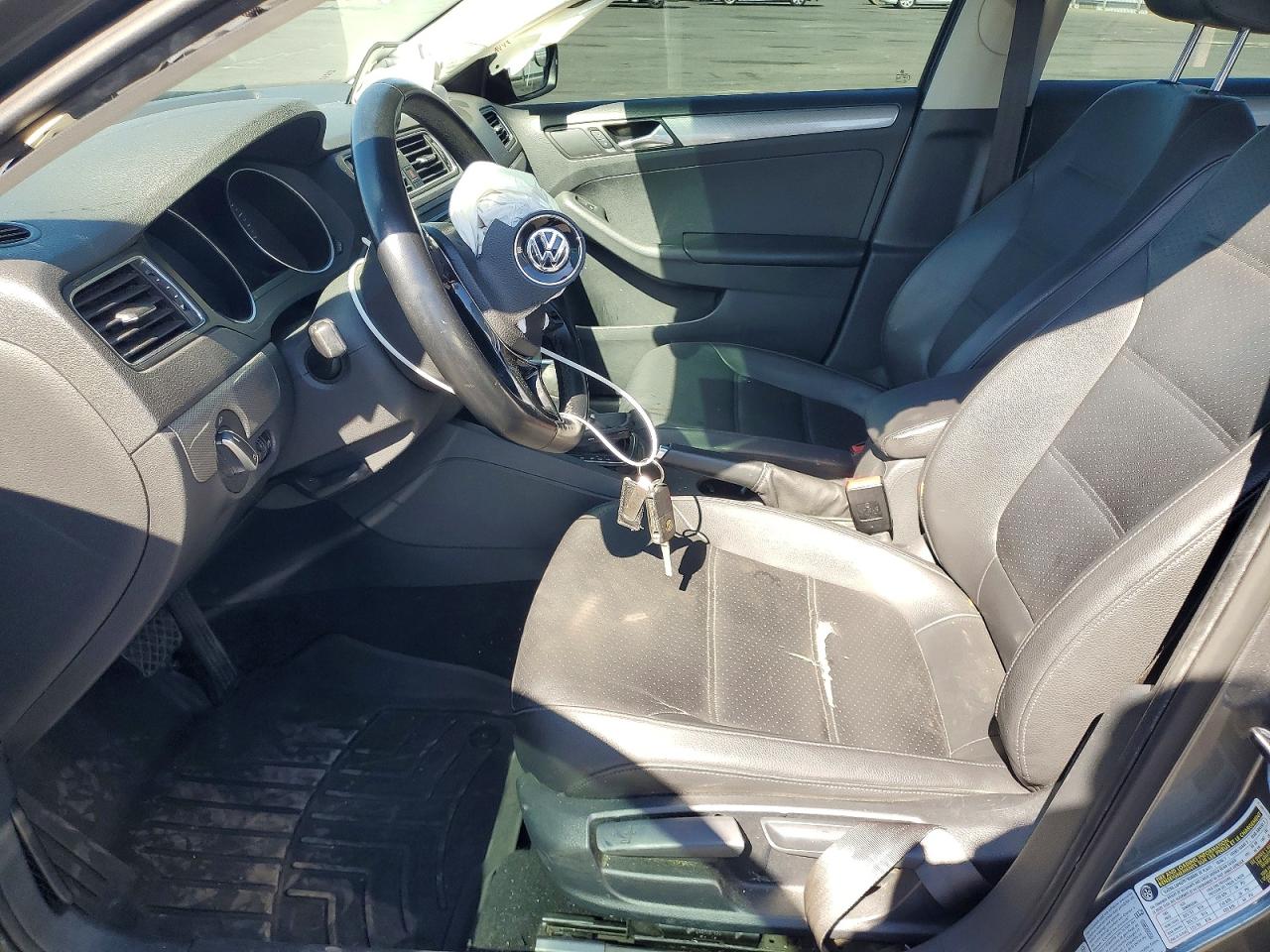 3VWD17AJ2FM323077 · 2015 VOLKSWAGEN JETTA · 7/12