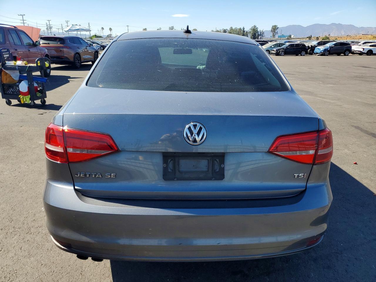 3VWD17AJ2FM323077 · 2015 VOLKSWAGEN JETTA · 6/12